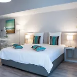Des Grands Bois Hotel 3*