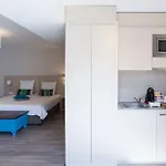 Des Grands Bois Hotel 3*