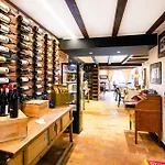 Des Grands Bois Hotel