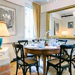 Des Grands Bois Hotel 3*