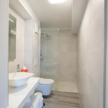 Des Grands Bois Hotel Buchillon