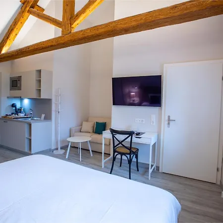 Des Grands Bois Hotell