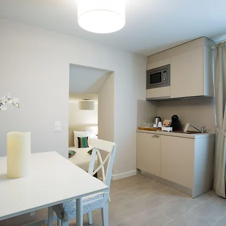 Des Grands Bois Hotel 3*