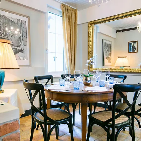 Des Grands Bois Hotel 3*