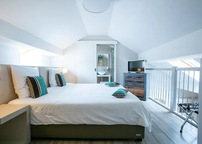 Des Grands Bois Hotel Buchillon