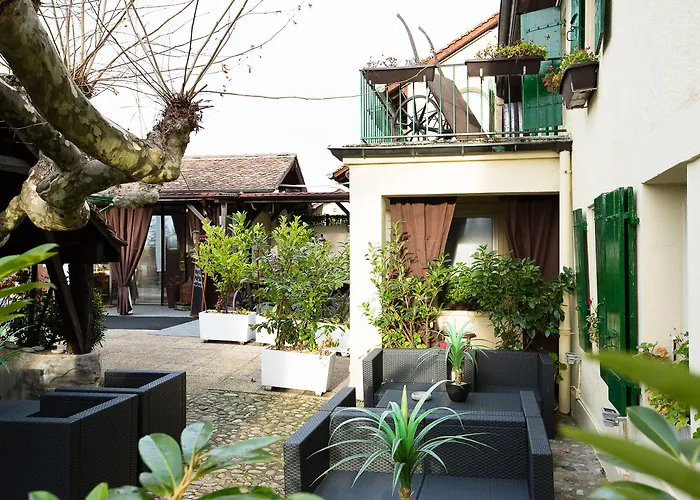 Des Grands Bois Hotel Buchillon