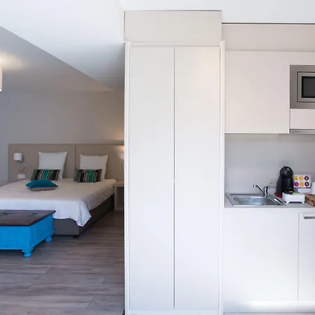 Des Grands Bois Hotel 3*