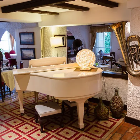 Des Grands Bois Hotel Buchillon