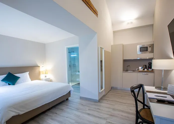 Des Grands Bois Hotel Buchillon