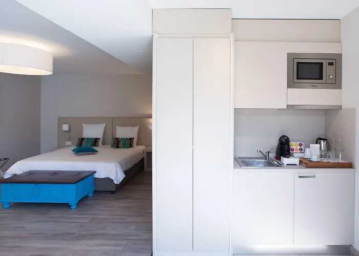 Des Grands Bois Hotel 3*