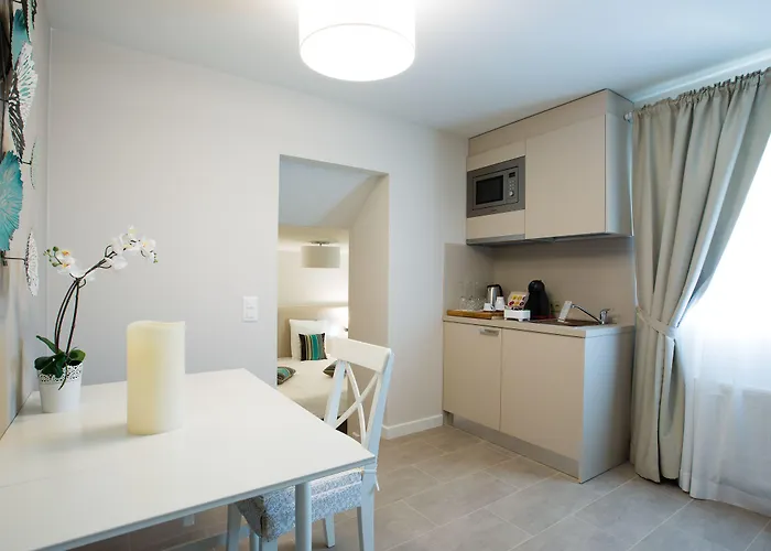 Des Grands Bois Hotel 3*