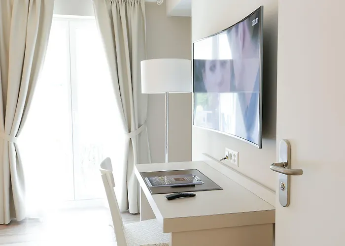 Des Grands Bois Hotel Buchillon